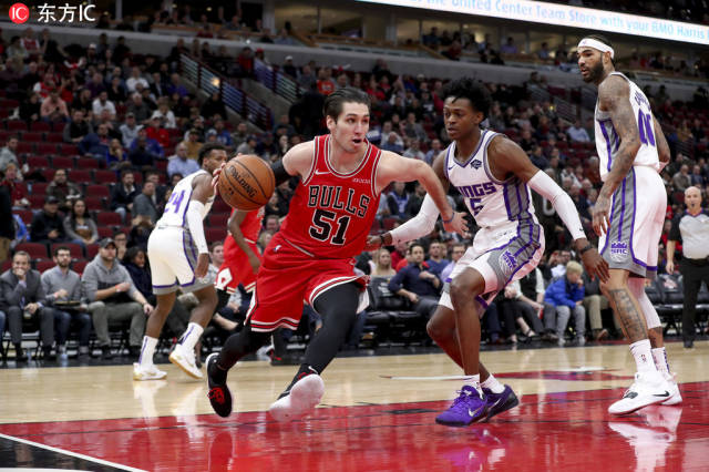 他多次击败 他多次击败