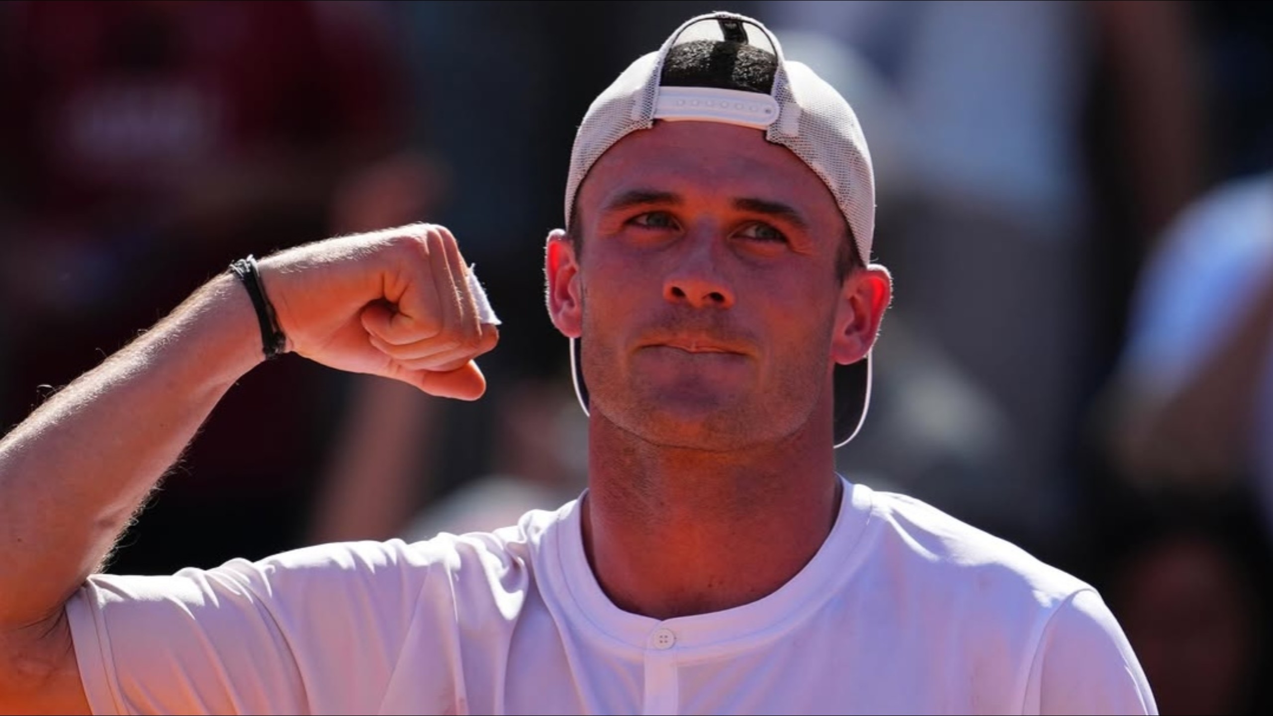 地调整了球 地调整了球