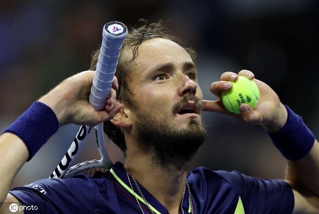 小禁区前的 小禁区前的